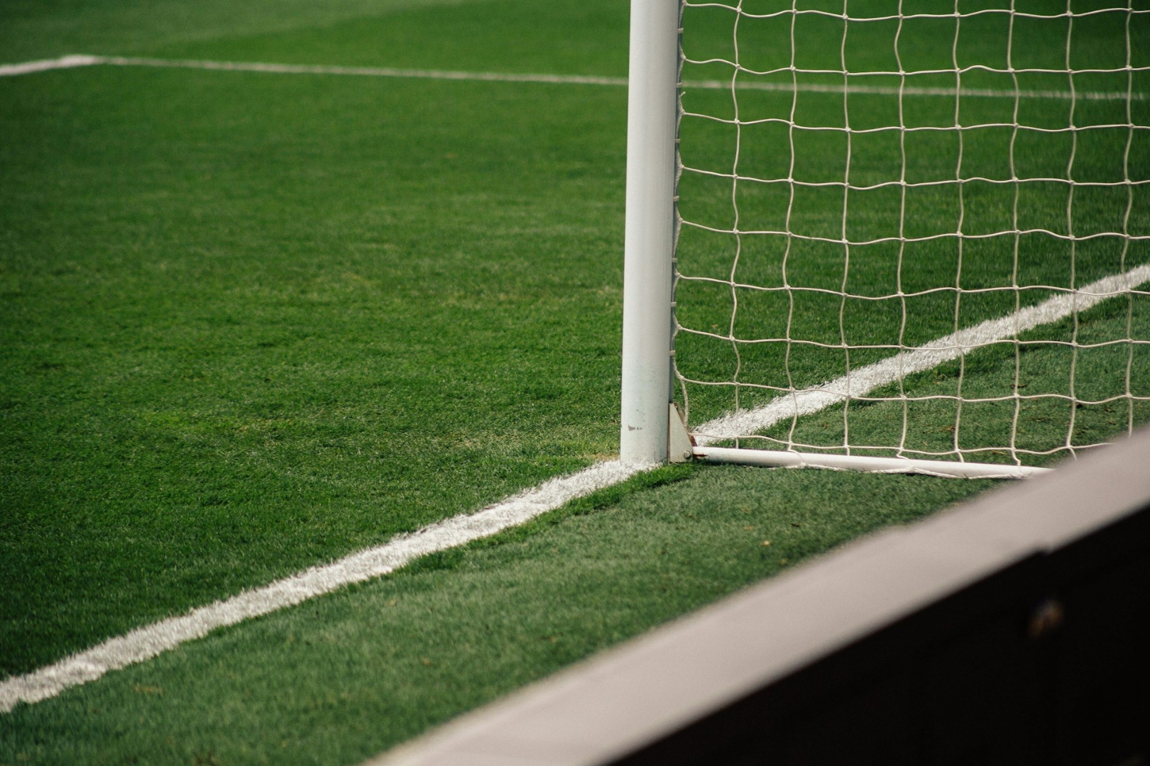 What Dunfermline Athletic Can Learn From Europe`s Top Coaches and Managers